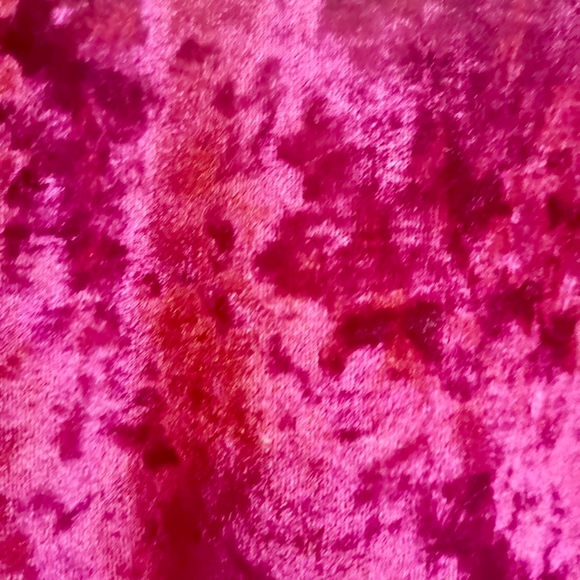 ELEGANT RED VELVET DRESS - Picture 3 of 4